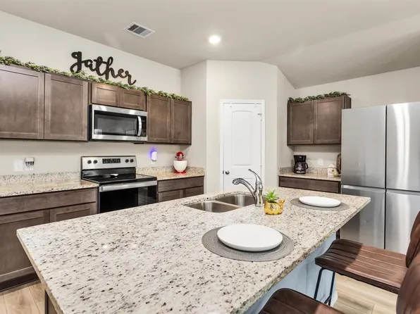 312 Pecos Dr, Huntsville, TX 77340