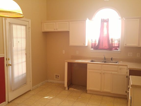 4th image of 2158 Berry Bush Ln