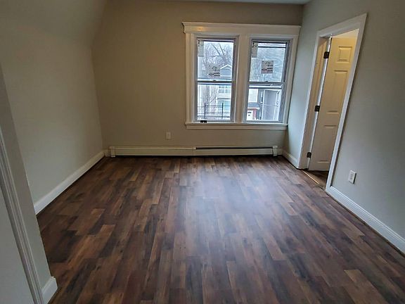 3rd image of 176 Seymour Ave #3