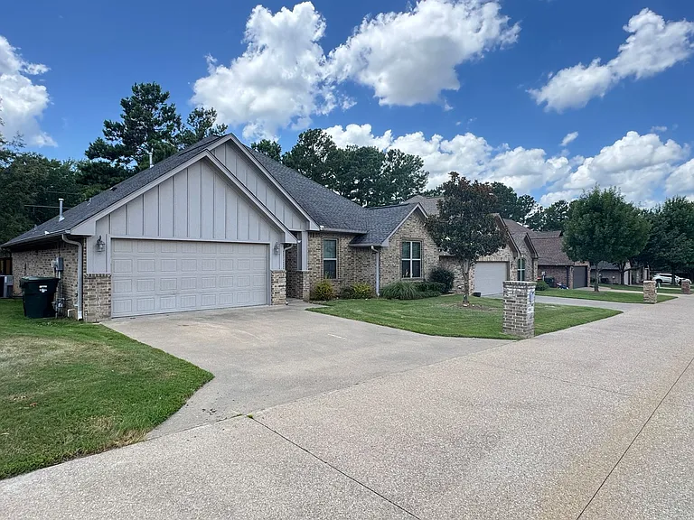 3988 Old Omen Rd — Photo 4
