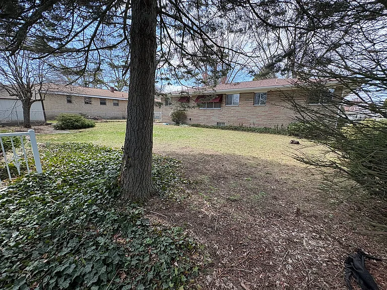 3106 Lindland Rd — Photo 37