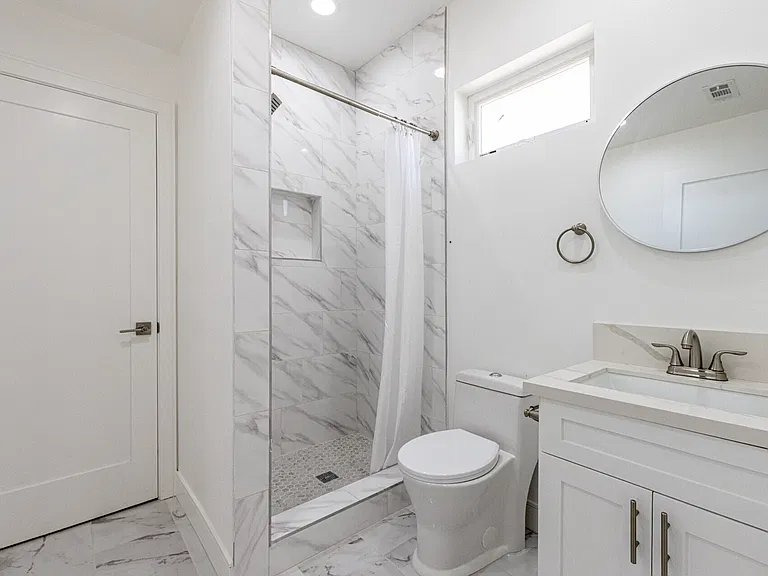 1286 West 35th Place — Photo 9