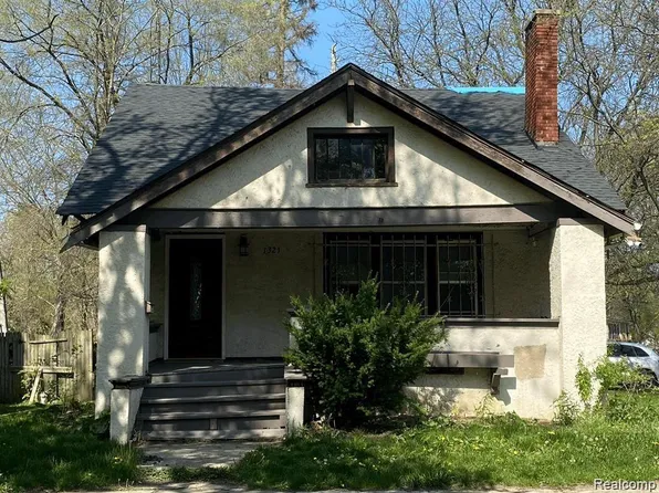 1321 Kearsley Park Blvd, Flint, MI 48506