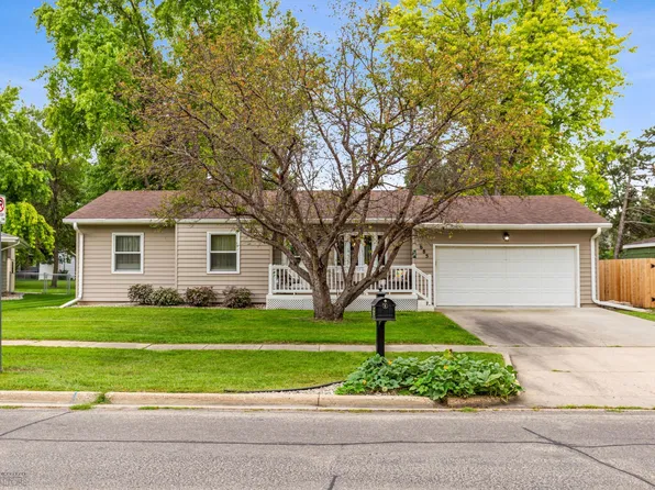 685 6th Ave W, West Fargo, ND 58078