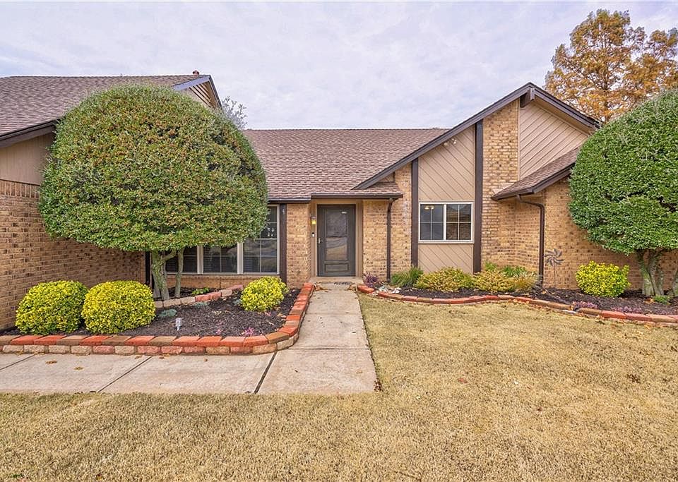 1st image of 2633 Lakeridge Cir
