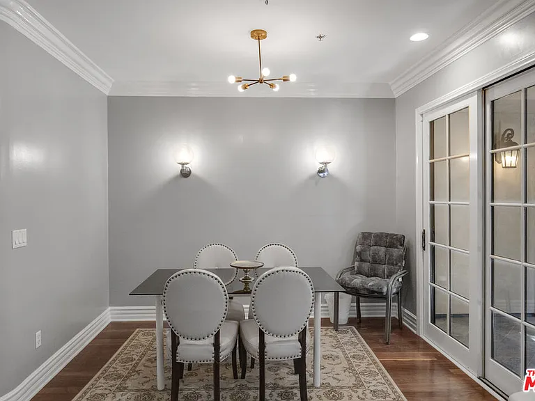 850 N Croft Ave #203 — Photo 8