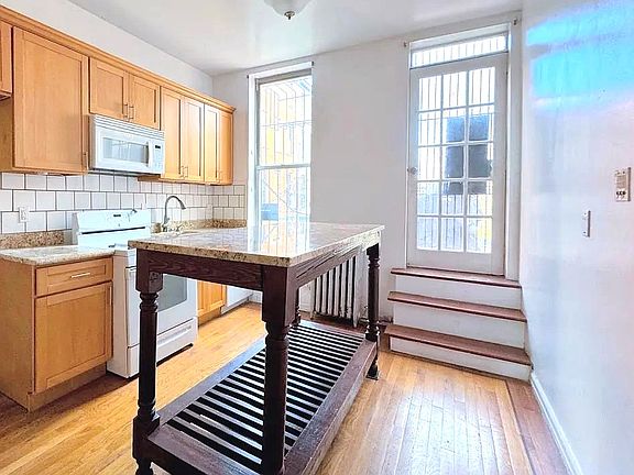 3rd image of 45 Putnam Ave APT 2