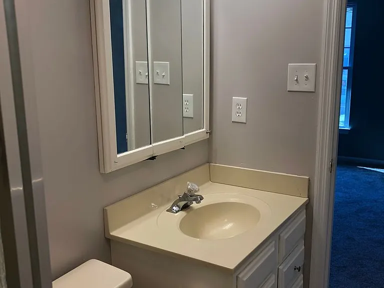1818 Chester Way — Photo 17