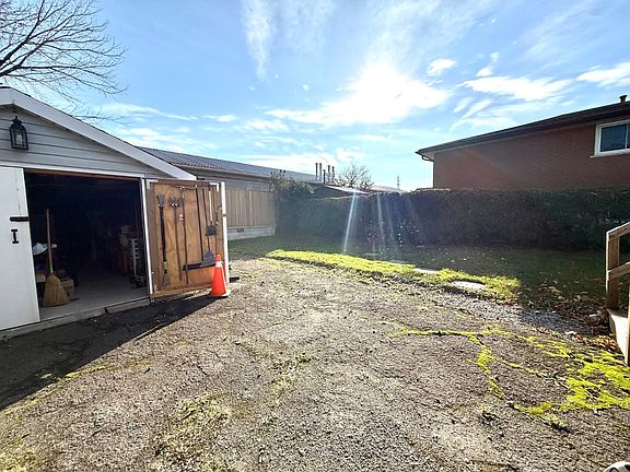 2nd image of 92 Glennie Ave