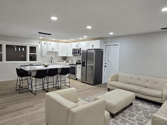 3rd image of 35 Beechtree Rd
