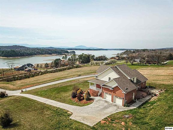 2nd image of 104 Eagle Nest Ln