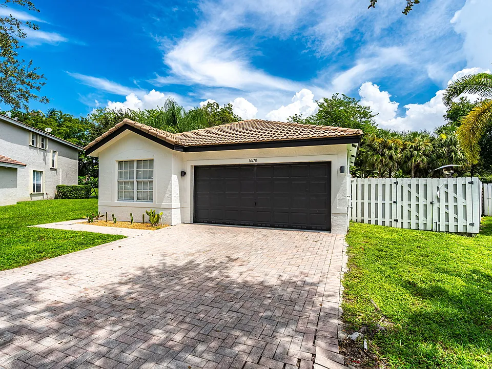 16118 SW 28th Ct