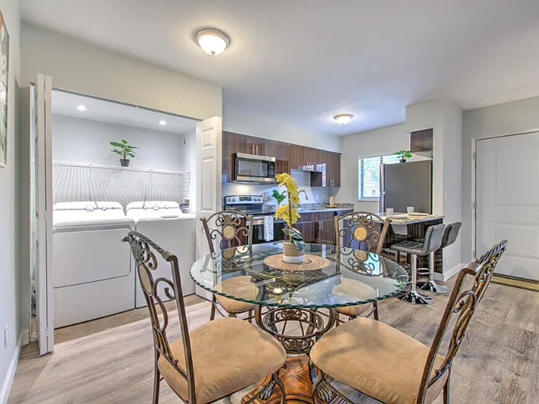 Pearl Cove Apartments — Photo 35
