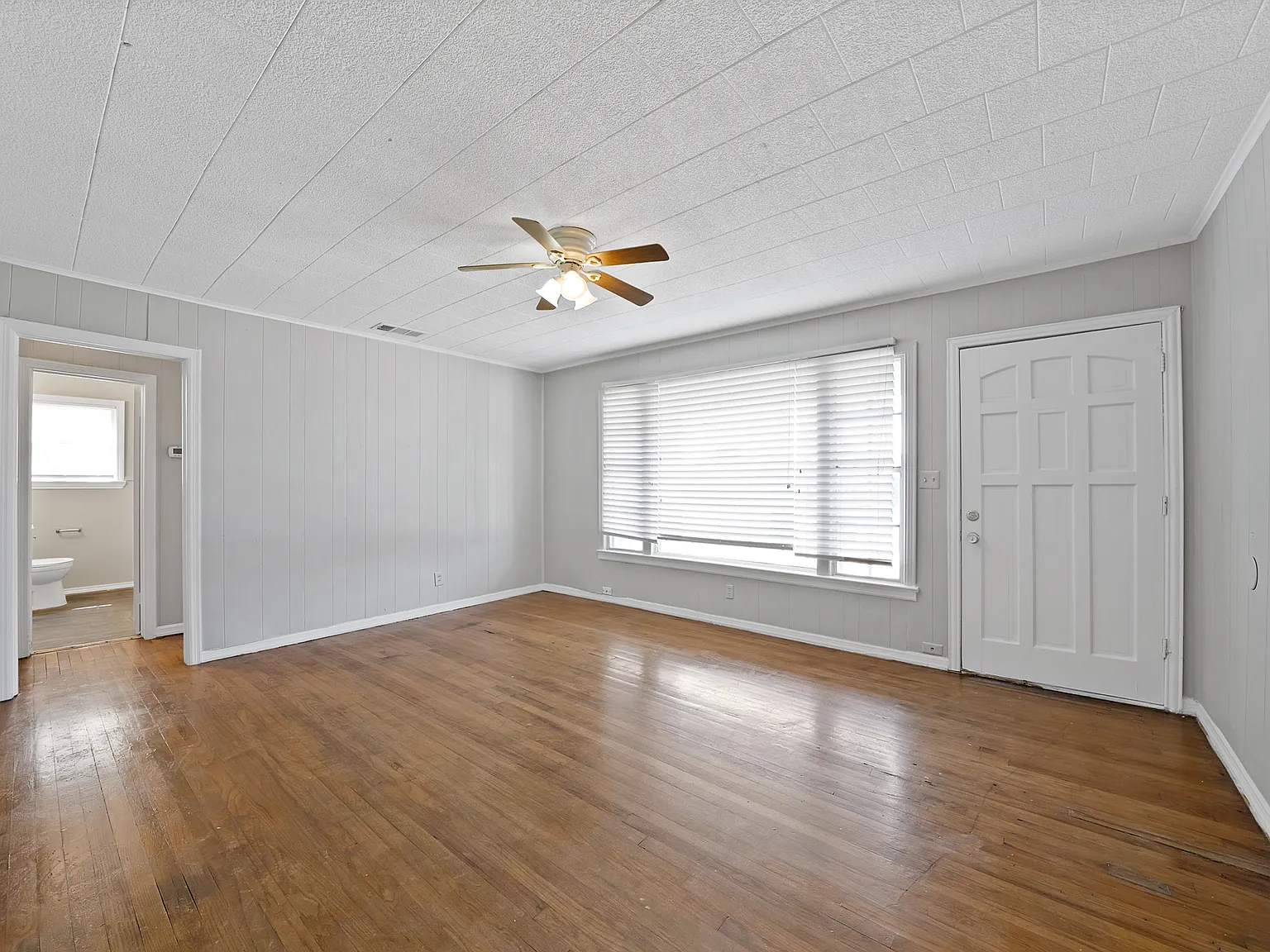 3 bed, 1156 sqft, $1,750 — Photo 3