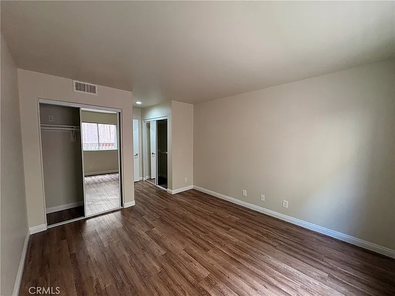 5060 Kester Ave #103 — Photo 14