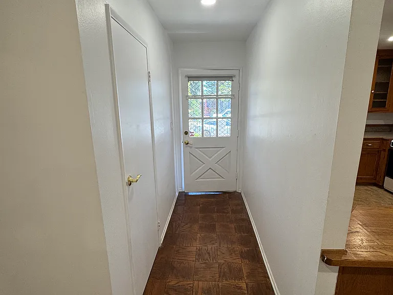 15901 Community St — Photo 13