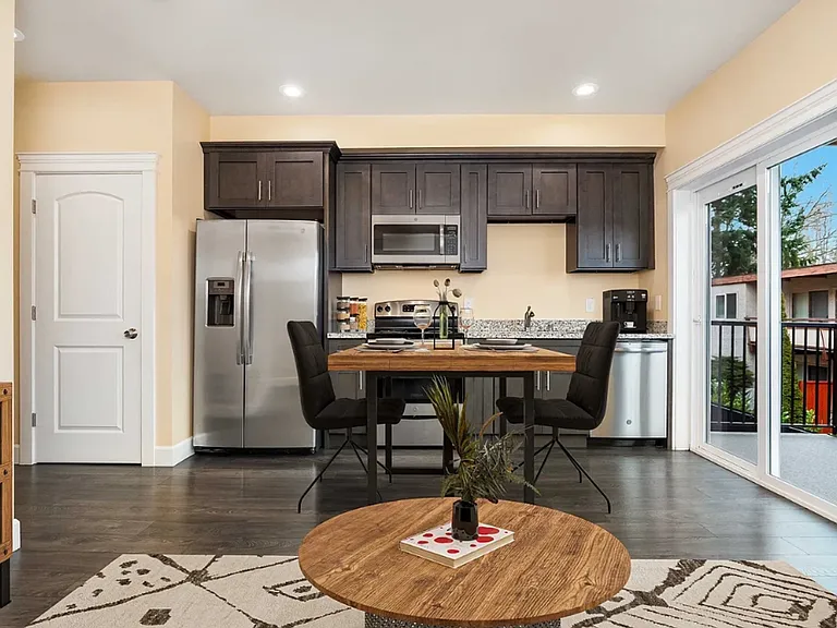 Marigold Apartments — Photo 18