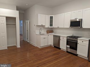 327 Pine St #A, Philadelphia, PA 19106
