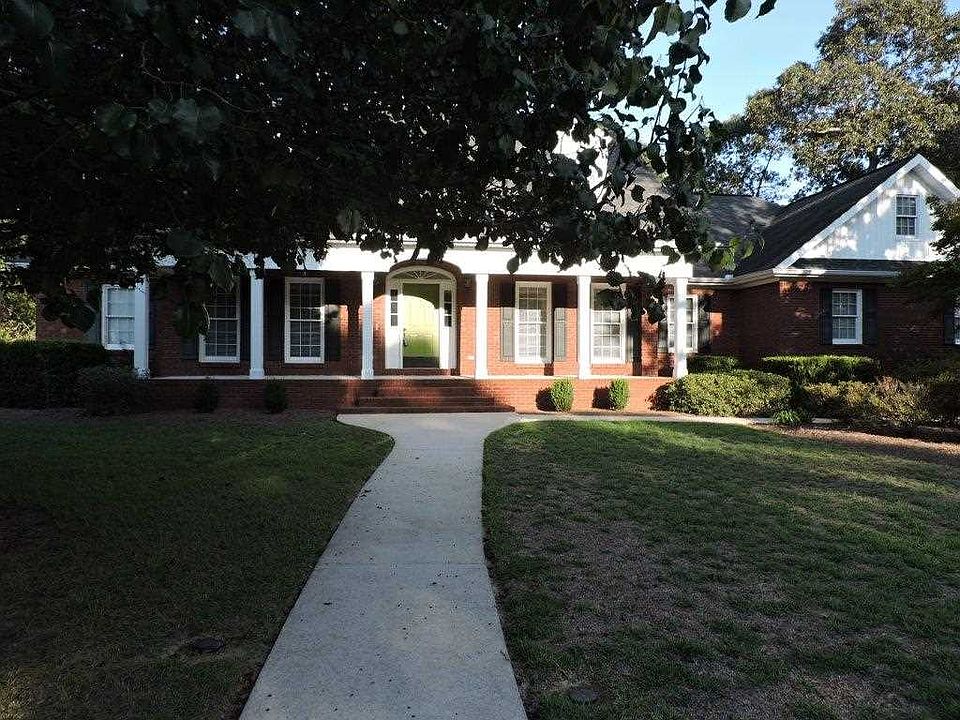 1st image of 209 Westbury Ct