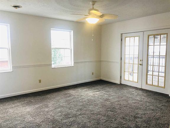 5th image of 1626 Oak St