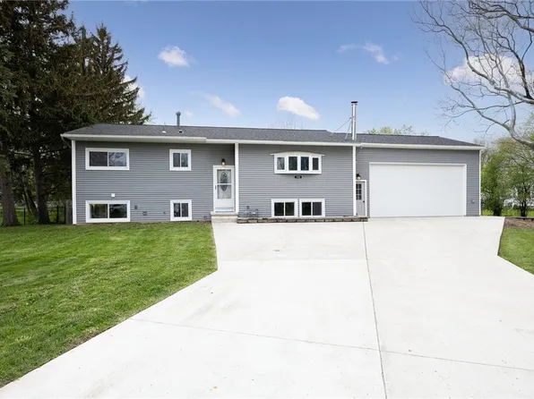 152 Colonnade Dr, Rochester, NY 14623
