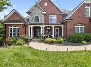 405 Lake Pointe Dr, Clarksville, TN 37043