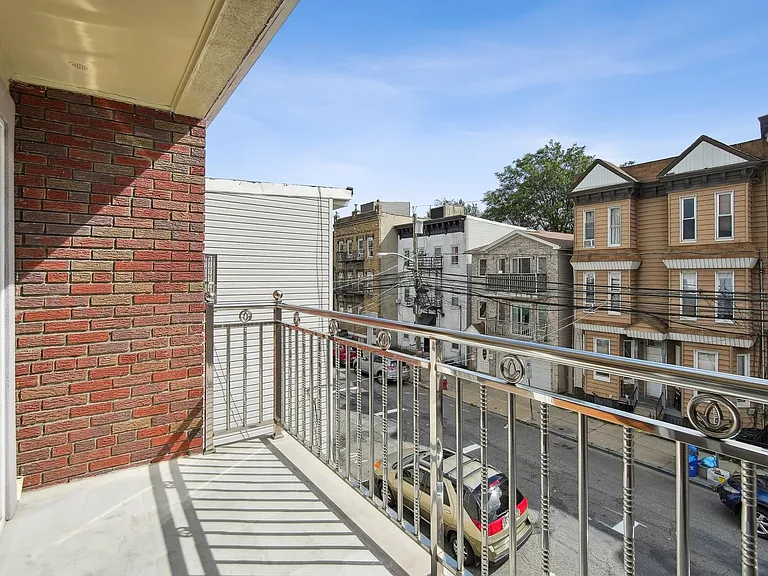140 Hopkins Ave #3 — Photo 4