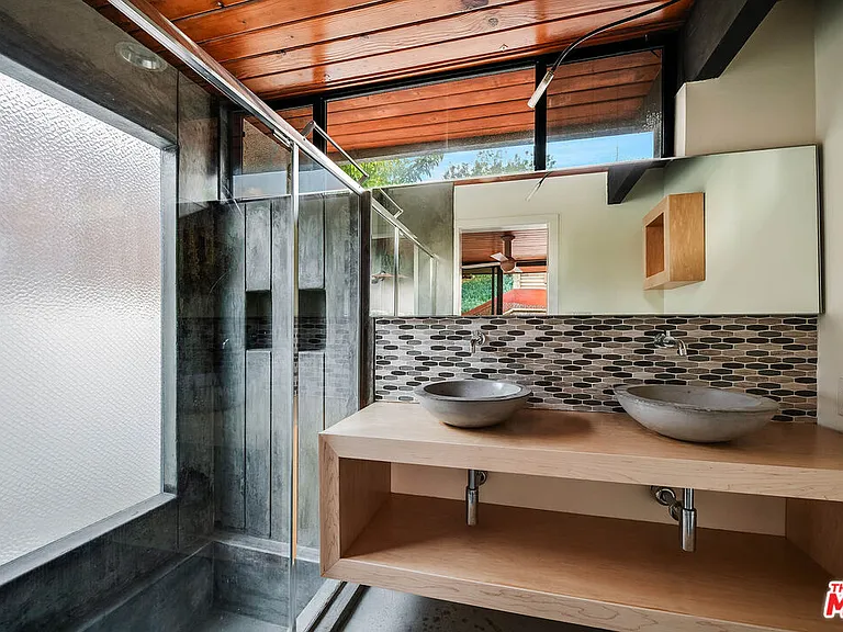 22277 Buena Ventura St — Photo 38