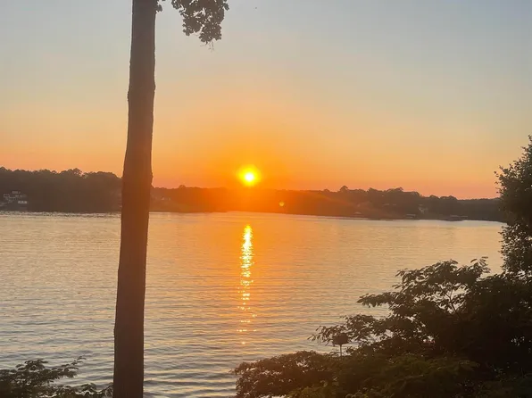 530 River Terrace Dr, Talladega, AL 35160