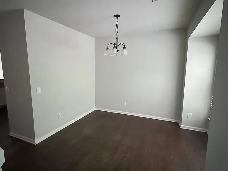 950 Redwood Dr — Photo 12