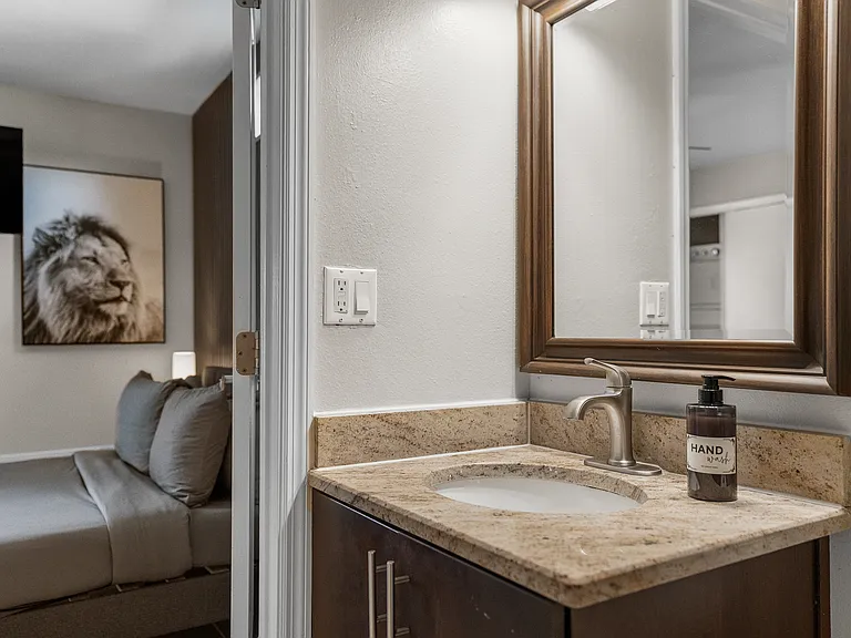 202 N Fremont Ave — Photo 13
