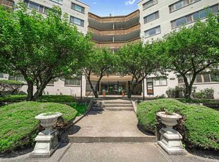 1375 River Rd APT 2B, Edgewater, NJ 07020