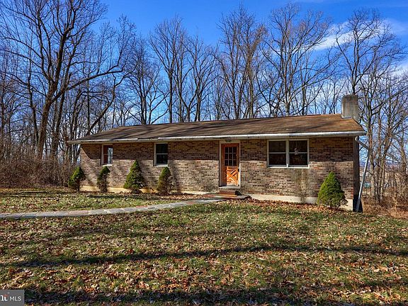 3rd image of 33 Acorn Ln