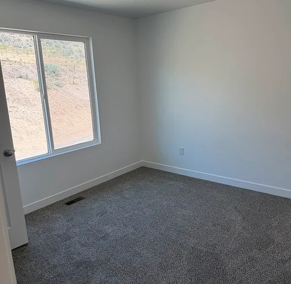 525 E Levengrove Dr — Photo 10
