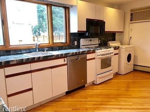 36 Lombard Ter. #1 Arlington Shared Unit Photo 12