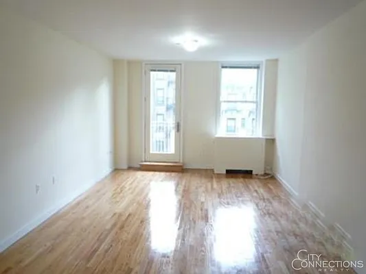 Rented by City Connections Realty | media 6