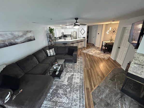 96 Bristol Bay Ct UNIT 2A
