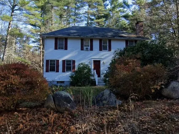 2 Greenleaf Dr, Exeter, NH 03833