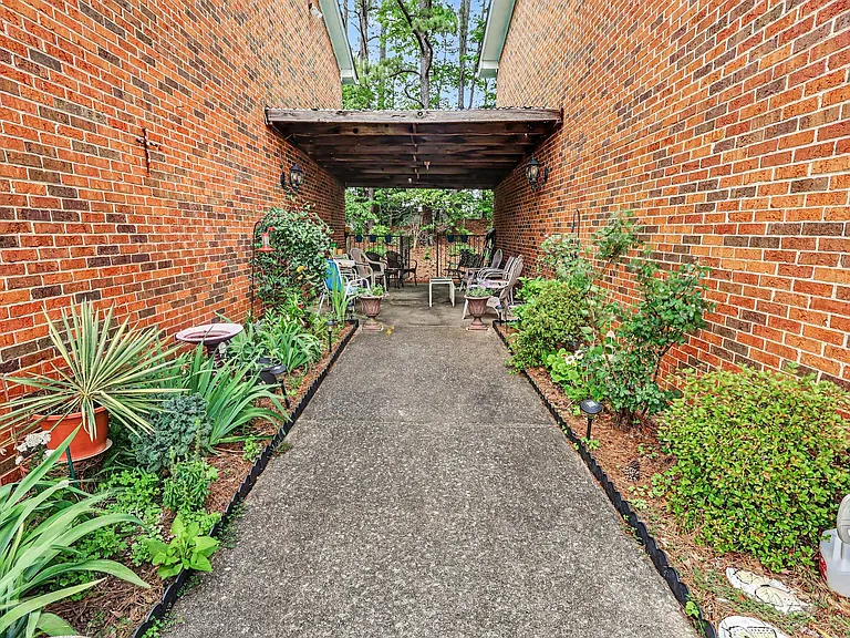 Green Valley Hoover Apartments — Photo 9