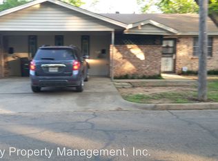 501 College St APT B, Cleburne, TX 76033