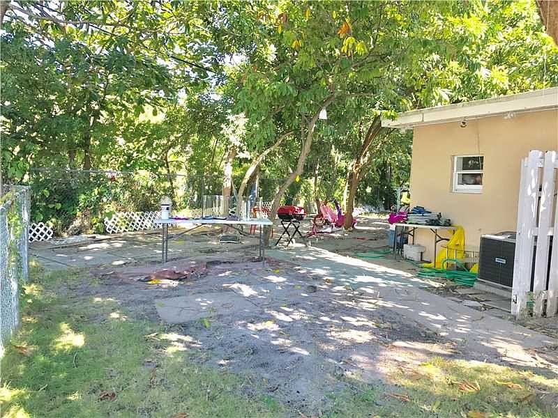 2nd image of 2251 NE 136th St