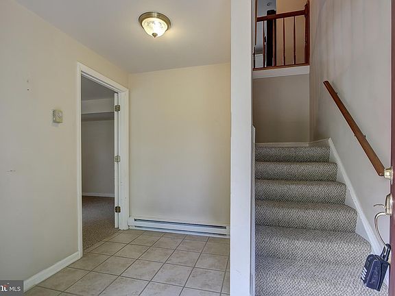 3rd image of 1107 N Williamsburg Ct