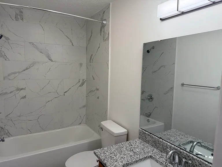 423 Franklin St #421 — Photo 2