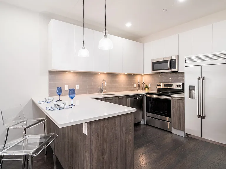 6122 Hudson Ave #4A — Photo 4