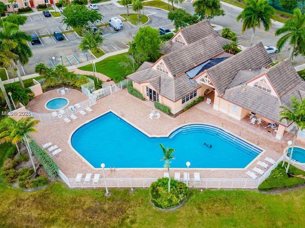 20886 NW 2nd St #20886