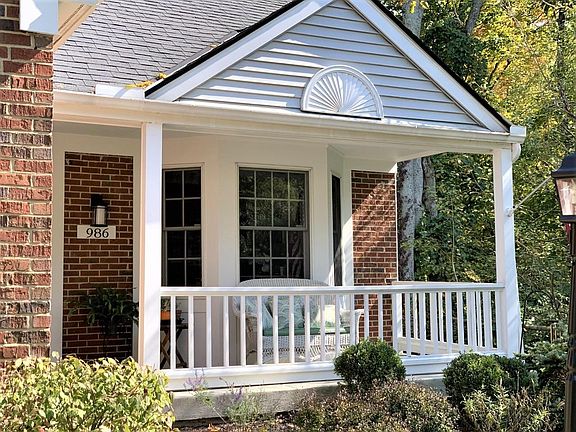 2nd image of 986 Wittshire Ln