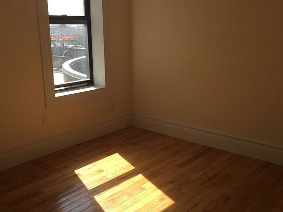 4th image of 564 Pacific St #3A