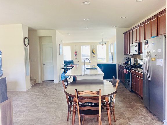 5th image of 138 Jenny Dr