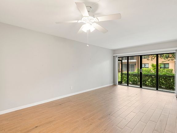 2nd image of 14 Manor Ter APT 106