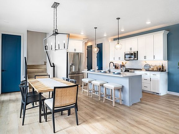 The Eagleview - Dining Room